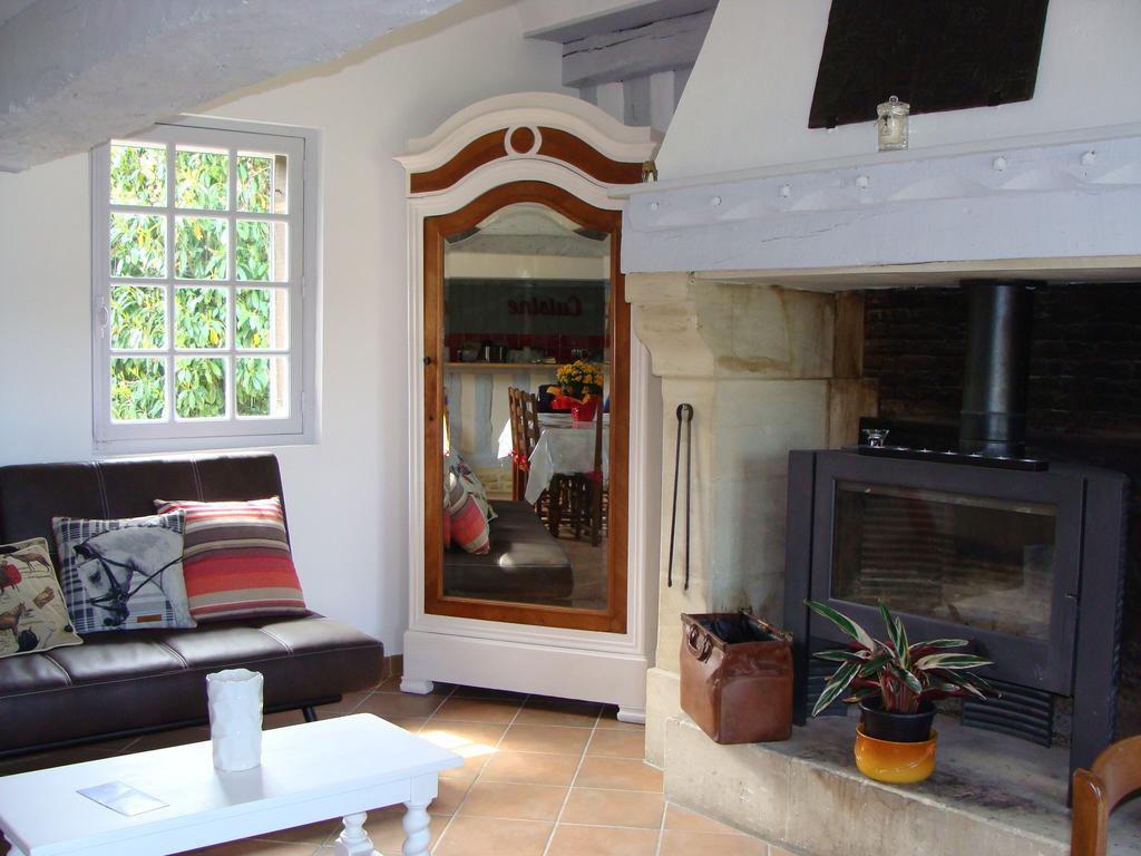 Le Vieux Castel Bed and Breakfast Goustranville Buitenkant foto