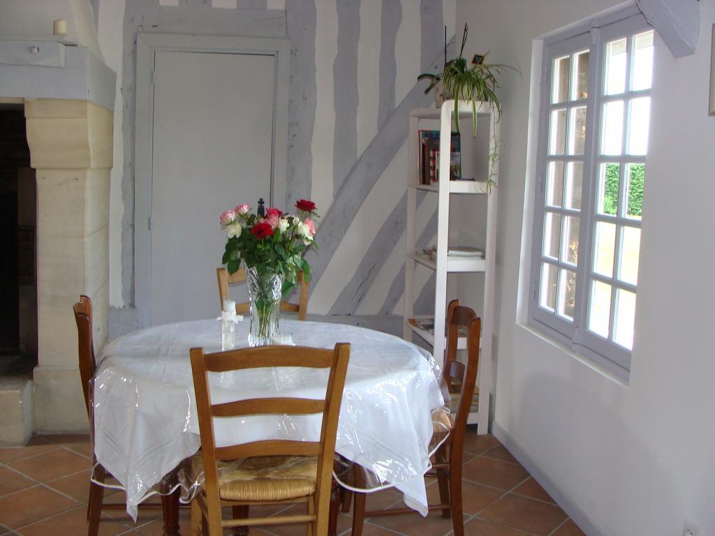 Le Vieux Castel Bed and Breakfast Goustranville Buitenkant foto
