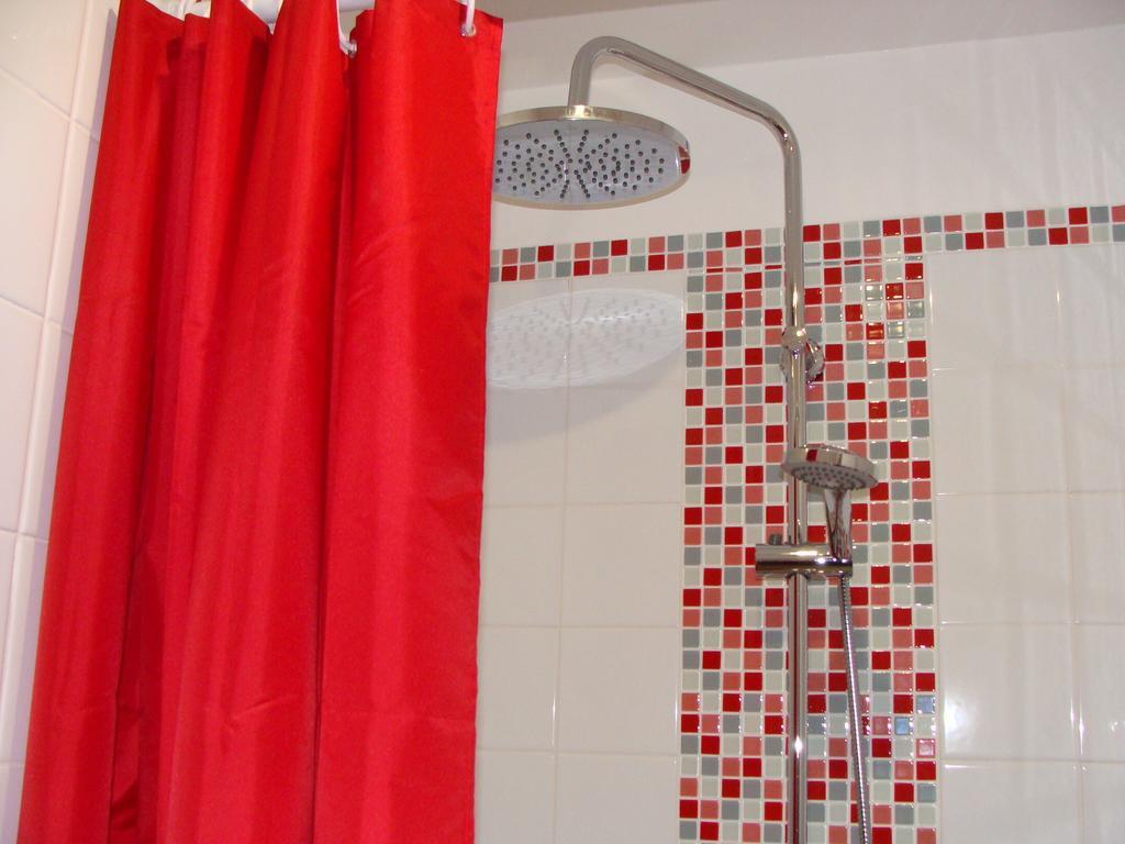 Le Vieux Castel Bed and Breakfast Goustranville Kamer foto