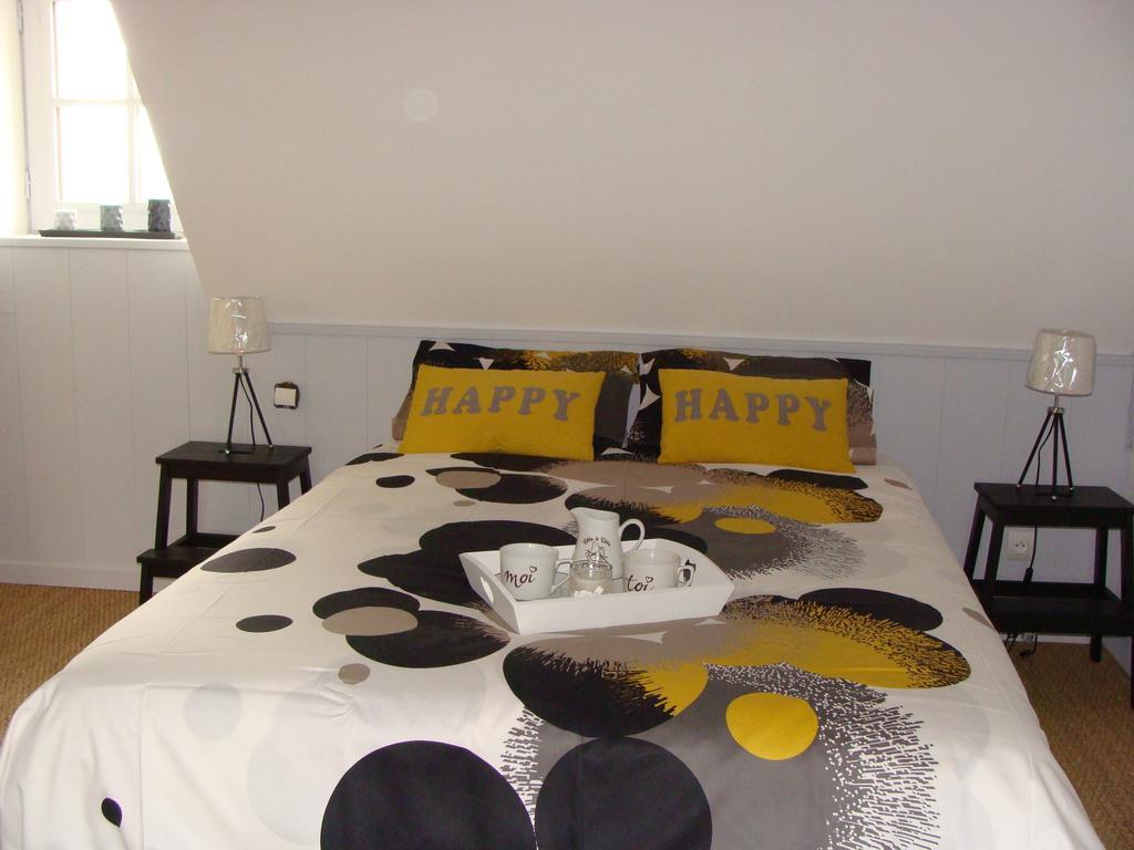 Le Vieux Castel Bed and Breakfast Goustranville Kamer foto