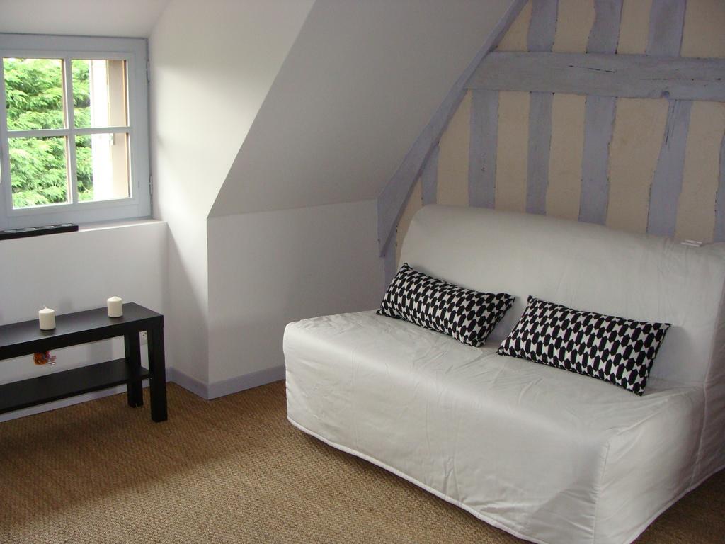 Le Vieux Castel Bed and Breakfast Goustranville Kamer foto