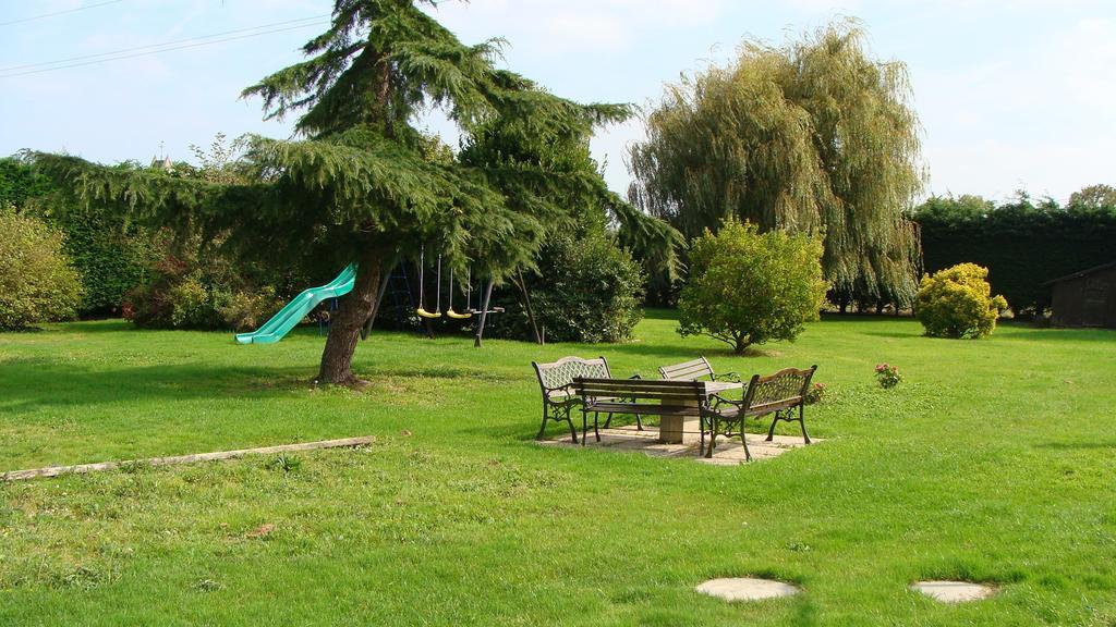 Le Vieux Castel Bed and Breakfast Goustranville Buitenkant foto