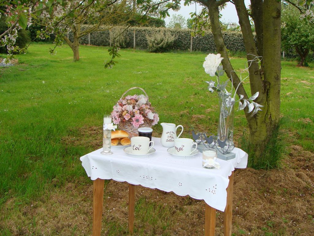 Le Vieux Castel Bed and Breakfast Goustranville Buitenkant foto