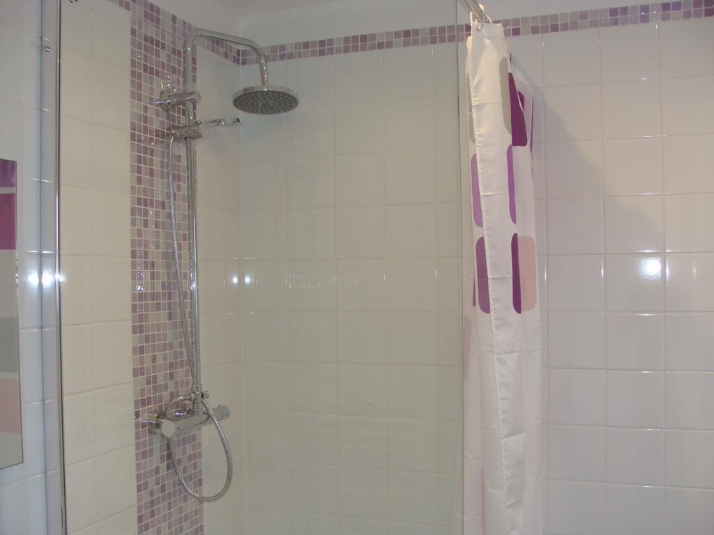 Le Vieux Castel Bed and Breakfast Goustranville Buitenkant foto
